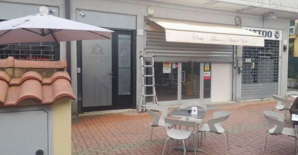 Foto Infernetto locale nel centro commerciale di via Torcegno