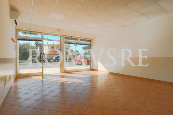 Foto INFERNETTO NEGOZIO 44 MQ COMPLETAMENTE RISTRUTTURATO