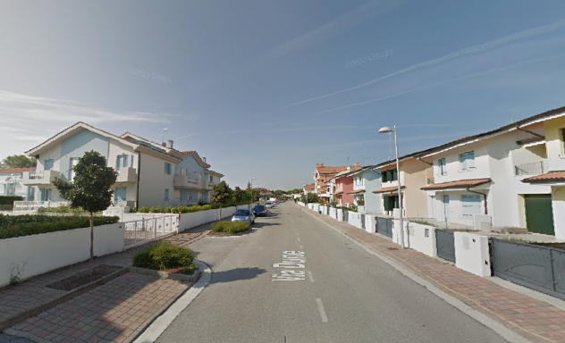 Foto JESOLO - SPAZIOSO PENTALOCALE MANSARDATO