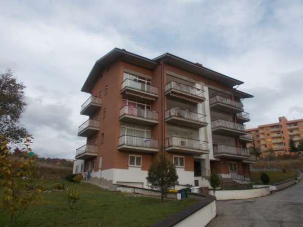 Foto L'aquila EST - Mansarda arredata con tre camere affittasi