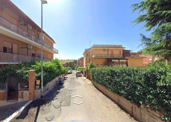 Foto LA STORTA QUADRILOCALE CON GIARDINO PRIVATO