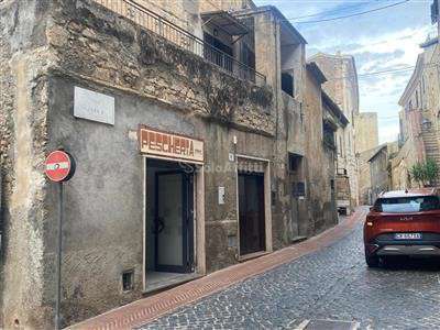 Foto Laboratori Artigianali - Deposito a Tarquinia