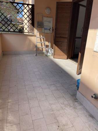 Foto Ladispoli pochi passi dalla stazione