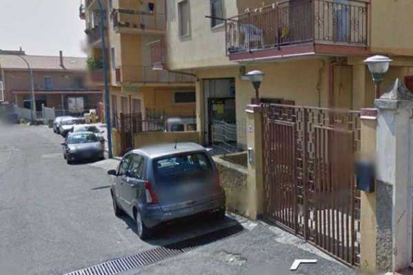 Foto Lamezia Terme affittasi negozio 1 vani 65 Mq