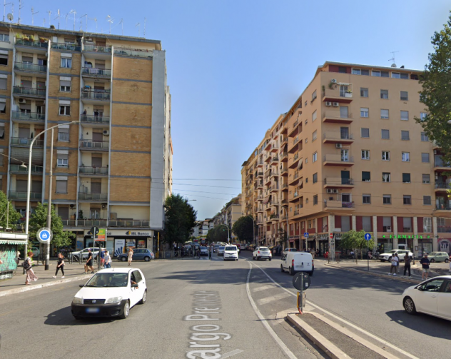 Foto LARGO PRENESTE BILOCALE CON TERRAZZO E CANTINA