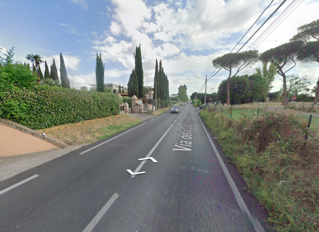 Foto LAURENTINA BILOCALE CON GIARDINO E POSTO AUTO
