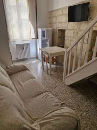 Foto Lecce bilocale uso universitario per ragazza