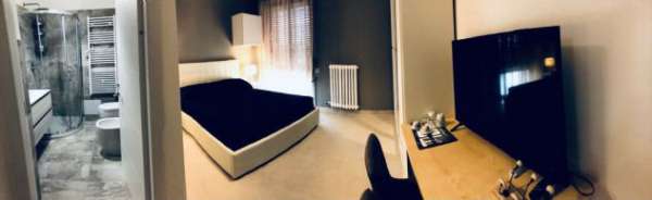 Foto LECCE-TRIBUNALE-BELLISSIMA CAMERA MATRIMONIALE con BAGNO IN STANZA-PER STUDENTI