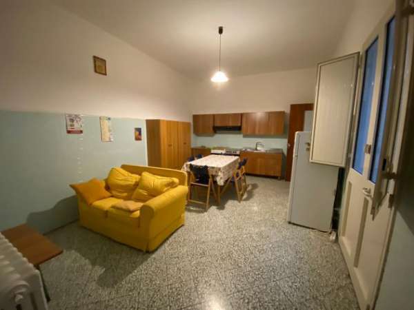 Foto lecce via fiume appartamento 3 singole