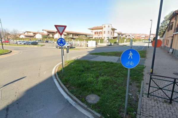 Foto LEINI SEMI INDIPENDENTE CON GIARDINO PRIVATO E BOX AUTO INCLUSO