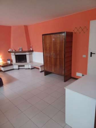 Foto Libera dal 1 luglio camera + bagno+cucina vico alto  siena 3343432064
