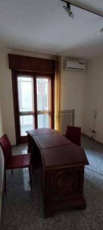 Foto LIBERO DA SUBITO VANO USO UFFICIO