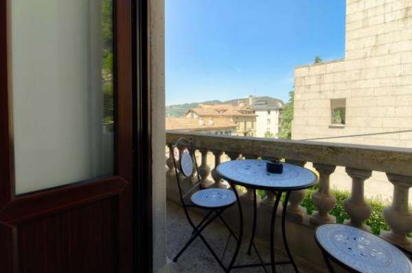 Foto LIBERTY HOME - Appartamento depoca a Como con parcheggio