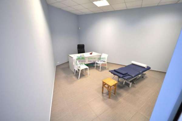 Foto LOCALE  " UFFICIO " ZONA LIDL