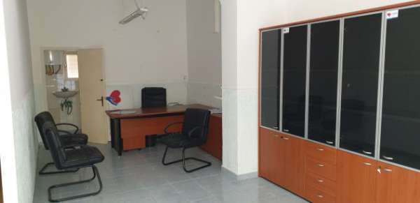 Foto Locale arredato con bagno interno in zona Via Cologna