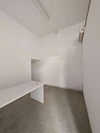 Foto Locale comm.le/Fondo in affitto a Avenza - Carrara 32 mq  Rif: 1334819