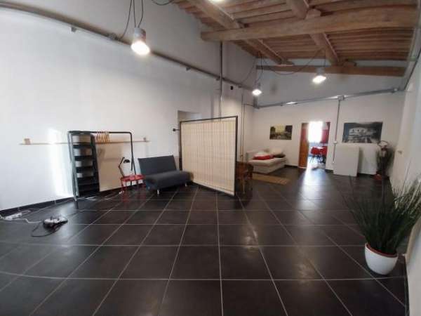 Foto Locale comm.le/Fondo in affitto a Calci 75 mq  Rif: 1237764