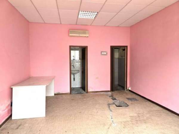 Foto Locale comm.le/Fondo in affitto a Colle di Val d'Elsa 22 mq  Rif: 1328768