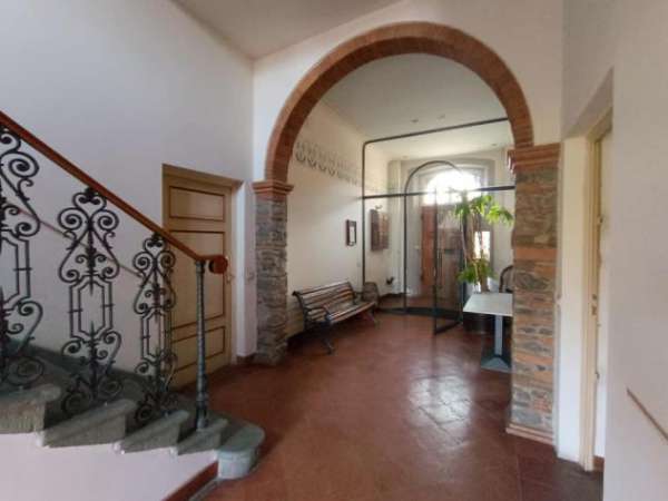 Foto Locale comm.le/Fondo in affitto a Lammari - Capannori 120 mq  Rif: 1254985