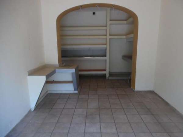 Foto Locale comm.le/Fondo in affitto a Pontedera 30 mq  Rif: 817290