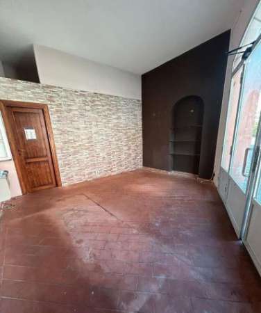 Foto Locale comm.le/Fondo in affitto a San Giuliano Terme 32 mq  Rif: 1331104