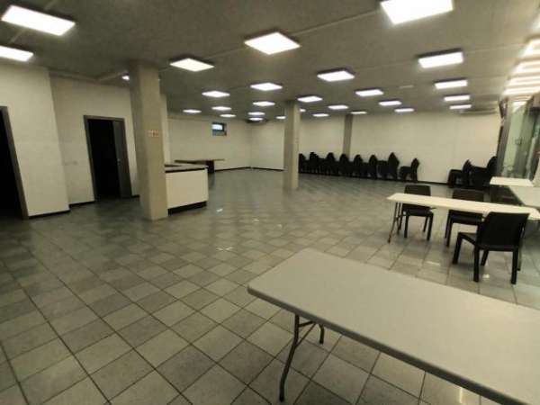 Foto Locale comm.le/Fondo in affitto a Sant'Anna - Lucca 236 mq  Rif: 1289322