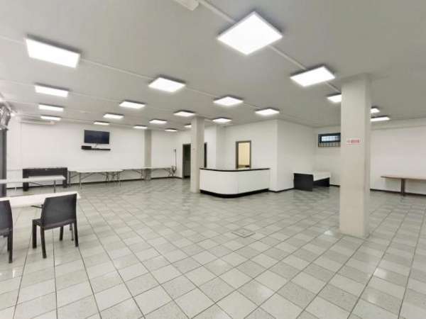 Foto Locale comm.le/Fondo in affitto a Sant'Anna - Lucca 240 mq  Rif: 1289384