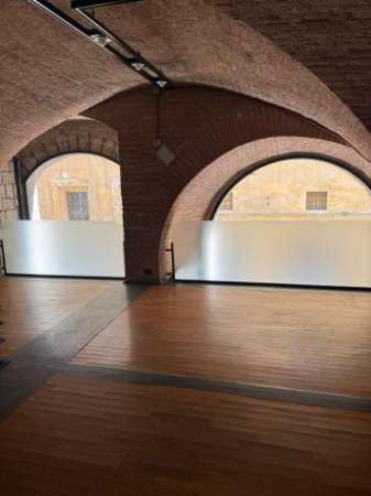 Foto Locale comm.le/Fondo in affitto a Siena 110 mq  Rif: 1339691