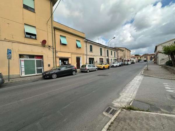 Foto Locale comm.le/Fondo in affitto a Venturina - Campiglia Marittima 48 mq  Rif: 1325904
