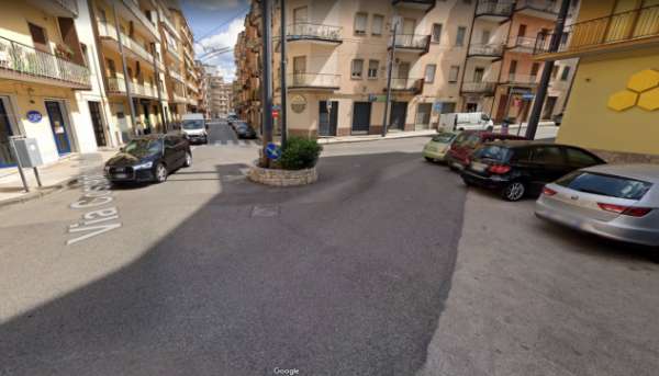 Foto Locale Commerciale - Avellino . Rif.: 30362