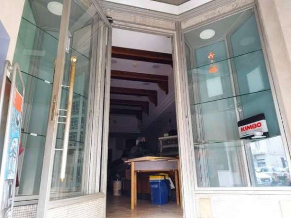 Foto Locale Commerciale - Avellino . Rif.: 32295