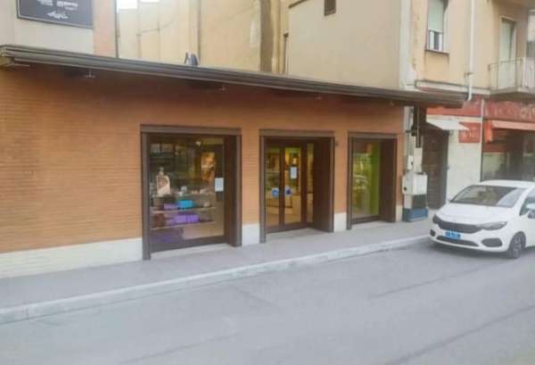 Foto Locale Commerciale - Collegno . Rif.: 33241
