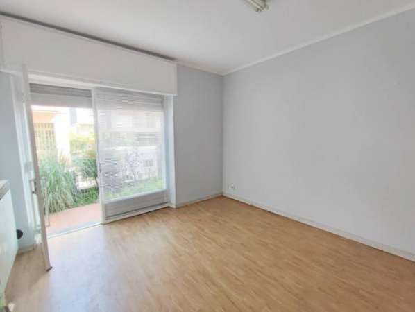 Foto Locale Commerciale - Collegno . Rif.: 33265