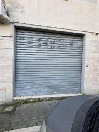Foto Locale Commerciale - Torre Annunziata . Rif.: 33499