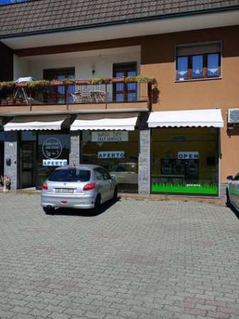 Foto Locale commerciale