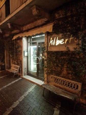 Foto Locale commerciale