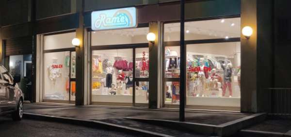 Foto Locale commerciale