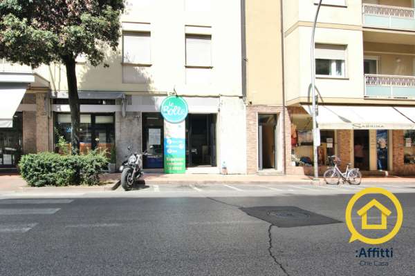 Foto Locale commerciale a Cesena