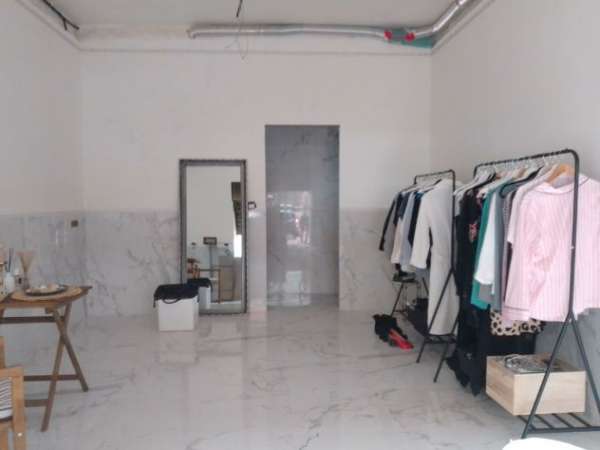 Foto Locale commerciale a Roma