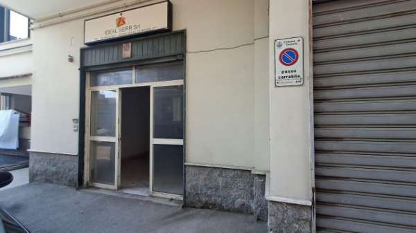 Foto LOCALE COMMERCiALE C/1 MQ 50 * ViA INDiPENDENZA CASORiA