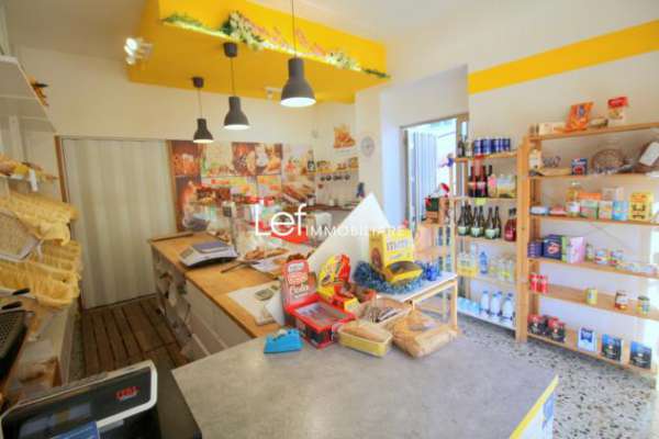 Foto LOCALE COMMERCIALE di 2 vani e di 35 mq (VITTORIO VENETO) rif. LC57_1