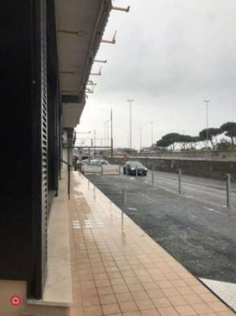 Foto Locale commerciale di 70mq in Circonvallazione orientale  a Roma
