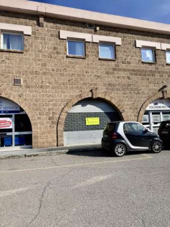 Foto LOCALE COMMERCIALE IN AFFITT A CIVITA CASTELLANA - CITTADELLA DELLA SALUTE