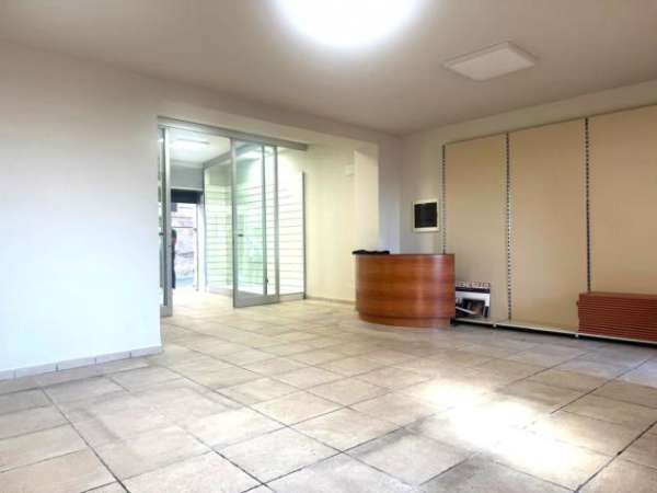 Foto Locale commerciale in affitto a Anagni