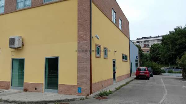Foto LOCALE COMMERCIALE in AFFITTO a ASCOLI PICENO