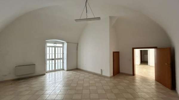 Foto Locale commerciale in affitto a Bitritto