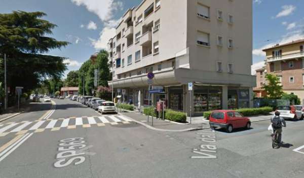 Foto Locale commerciale in affitto a Bologna, Saragozza