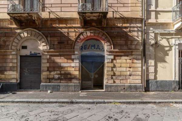 Foto Locale Commerciale in affitto a Catania, Via Etnea - via Umberto