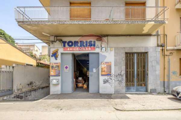 Foto Locale Commerciale in affitto a Catania, Viale Rapisardi