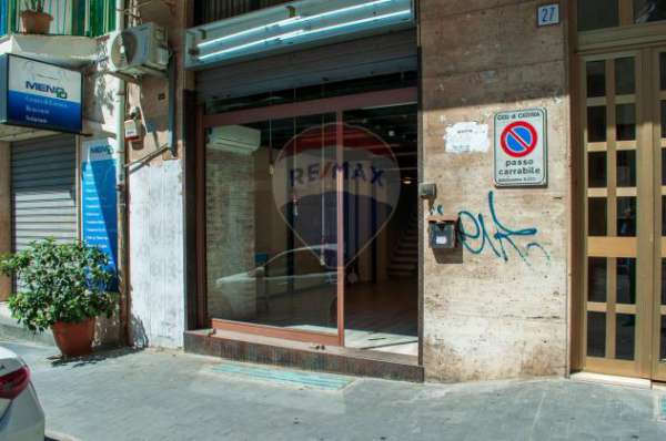 Foto Locale Commerciale in affitto a Catania, Zona di prestigio